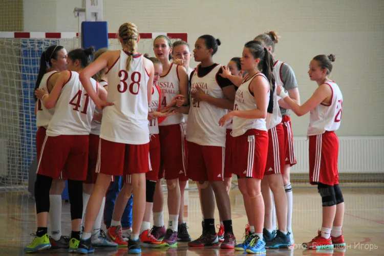 Сборная России U-18 отправилась на Евро