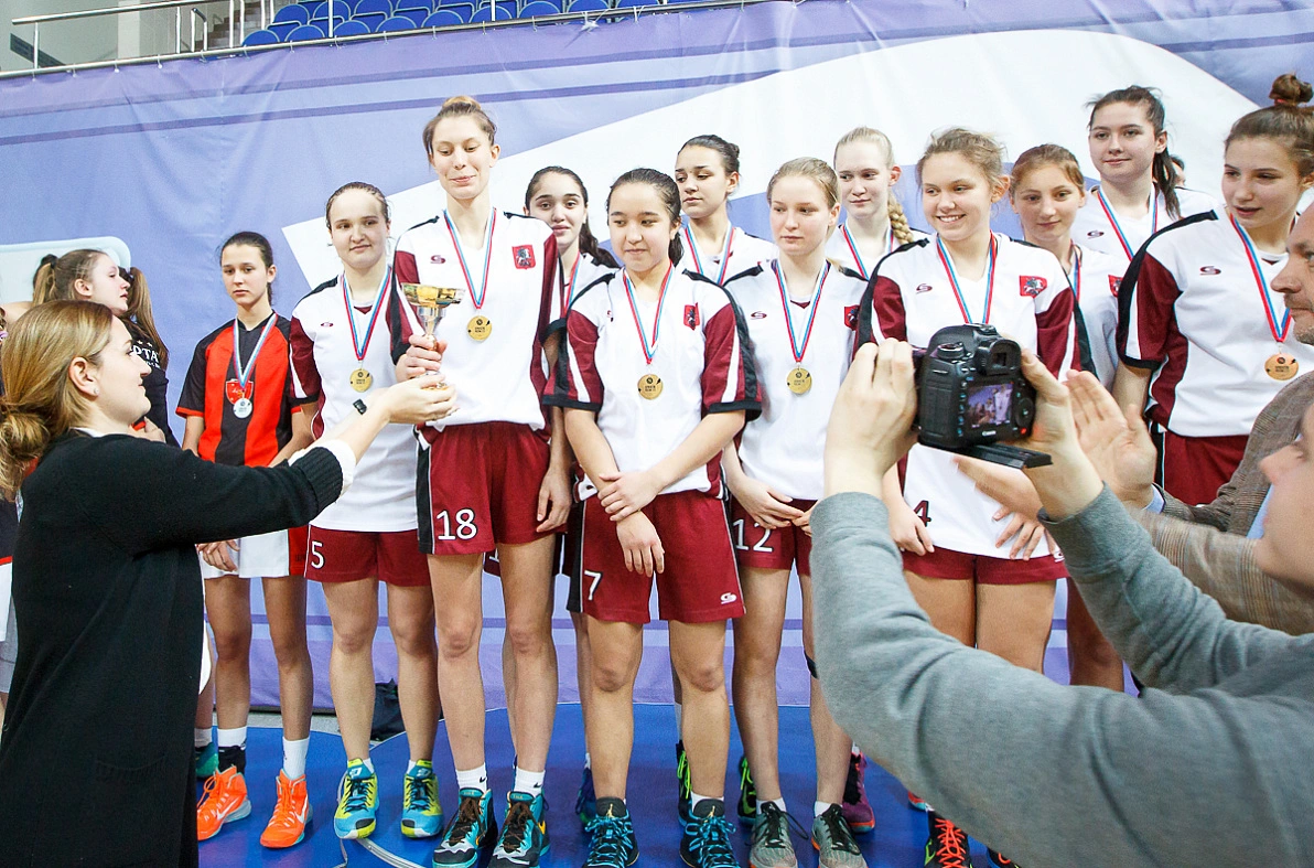 Даша Егорова - чемпионка России среди девочек 2000 г.р., Виолетта Киореско - девятая.