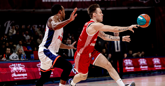 «ПАРМА» выигрывает в концовке 