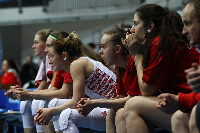 Сражения за полуфиналы продолжаются
